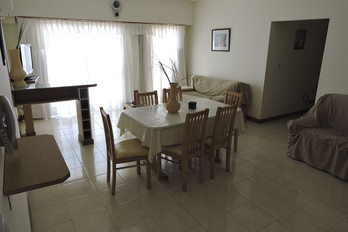 Living comedor del departamento para seis ocupantes